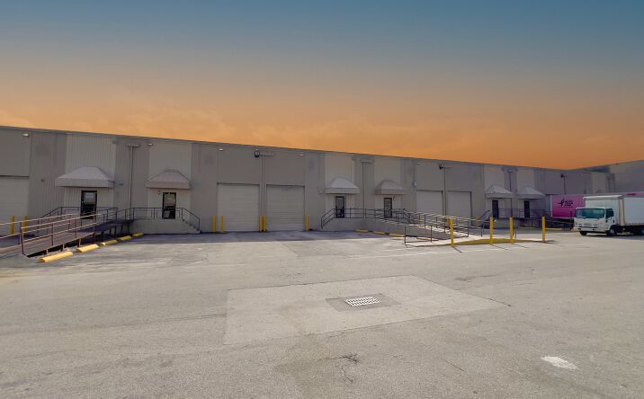 Pictures of Industrial property located at 2926 NW 72nd Ave, Miami, FL 33122 for lease - image #1