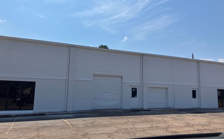 Pictures of Industrial property located at 1018 N Flowood Dr, Flowood, MS 39232 for lease - image #1