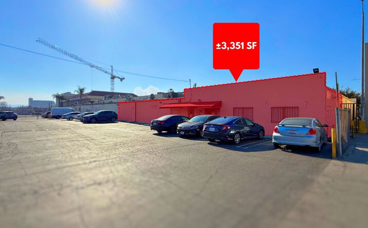 Pictures of Retail, Office, Industrial property located at 7138 Van Nuys Blvd, Los Angeles, CA 91405 for lease - image #1