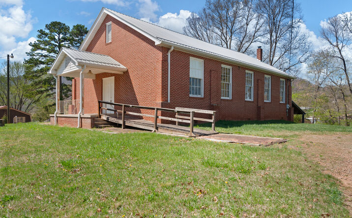 Pictures of Retail, Office, Special Purpose property located at 62 Birdsong Trail, Waynesville, NC 28786 for lease - image #1
