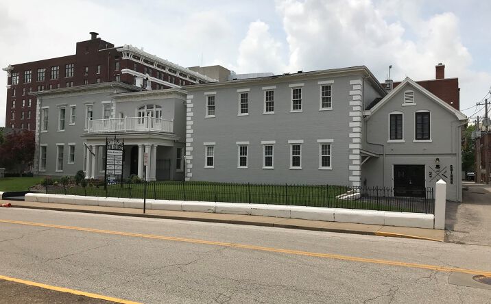 Pictures of Office property located at 124 SE 1st St, Evansville, IN 47708 for lease - image #1