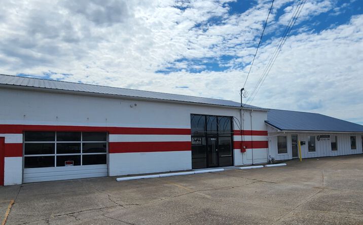 Pictures of Industrial, Retail, Office property located at 315 N Fares Ave, Evansville, IN 47711 for lease - image #1