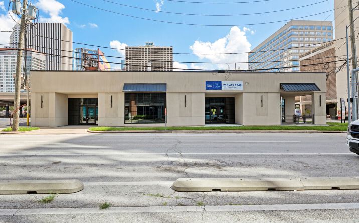 Pictures of Retail property located at 2020 Travis St, Houston, TX 77002 for lease - image #1