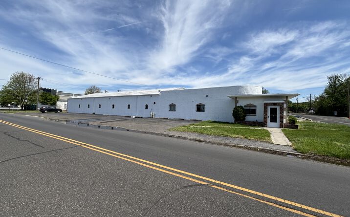 Pictures of Industrial property located at 1600 Bannard St, Cinnaminson, NJ 08077 for lease - image #1