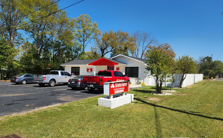 Pictures of Office property located at 102 Lois Dr, Warner Robins, GA 31093 for lease - image #1