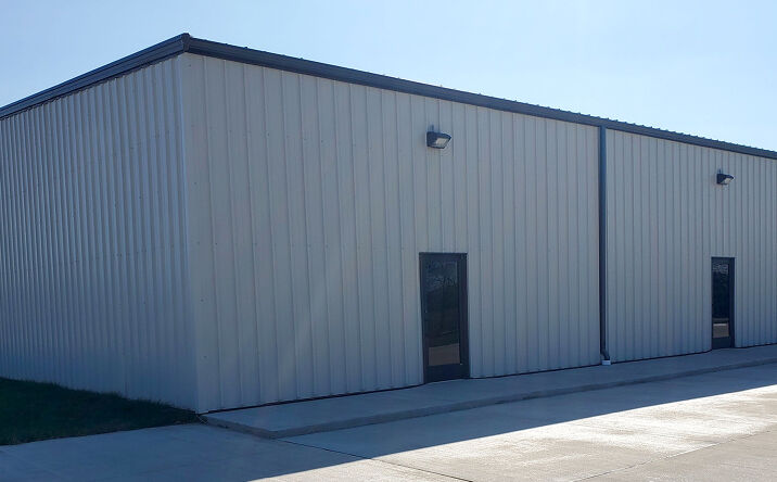 Pictures of Industrial property located at 307 SE 53rd St, Topeka, KS 66609 for lease - image #1