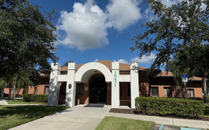 Pictures of Office property located at 10471 6 Mile Cypress Pkwy, Fort Myers, FL 33966 for lease - image #1