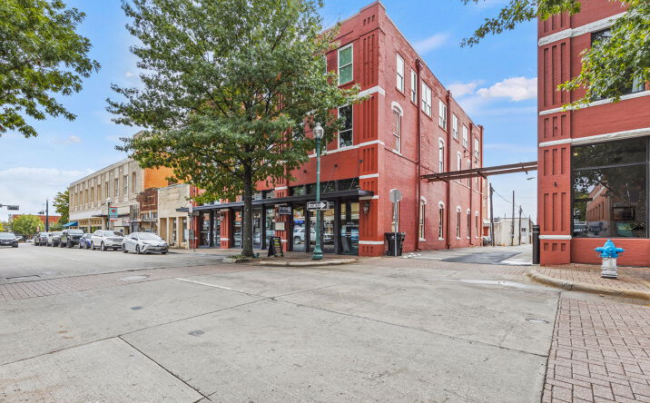 Pictures of Office property located at 119 W Virginia St, McKinney, TX 75069 for lease - image #1