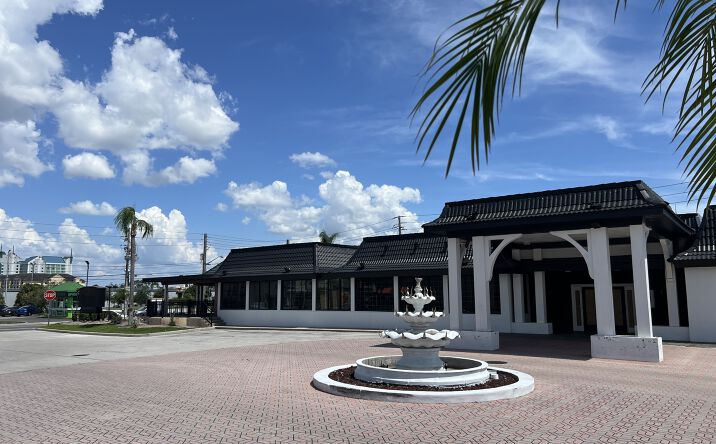 Pictures of Retail property located at 7500 International Dr, Orlando, FL 32819 for lease - image #1