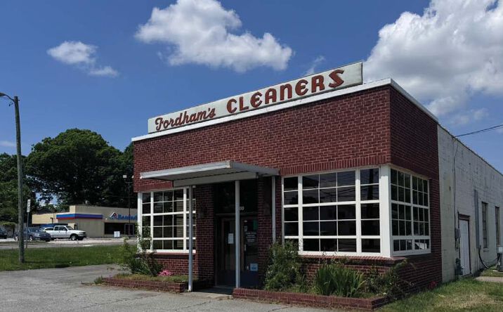 Pictures of Retail, Restaurant property located at 1900 Spring Garden St, Greensboro, NC 27403 for lease - image #1