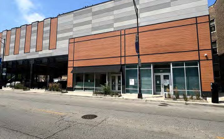 Pictures of Retail property located at 918 W Montrose Ave, Chicago, IL 60613 for lease - image #1