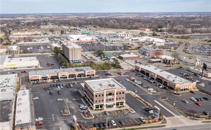 Pictures of Retail, Land property located at 1209 E N Belt Highway, St Joseph, MO 64506 for lease - image #1