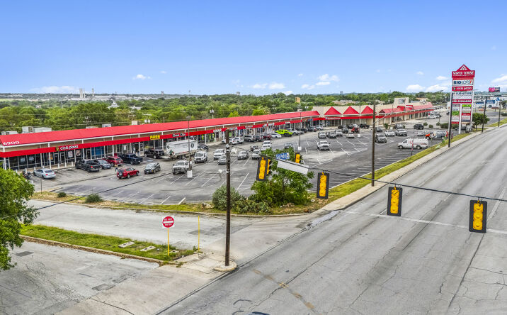 Pictures of Retail property located at 6900 San Pedro Ave, San Antonio, TX 78216 for lease - image #1