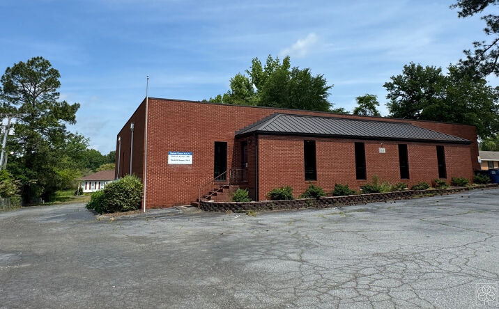 Pictures of Office property located at 123 Sparta Hwy, Eatonton, GA 31024 for lease - image #1