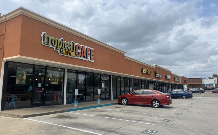 Pictures of Retail property located at 1110 N Collins St, Arlington, TX 76011 for lease - image #1