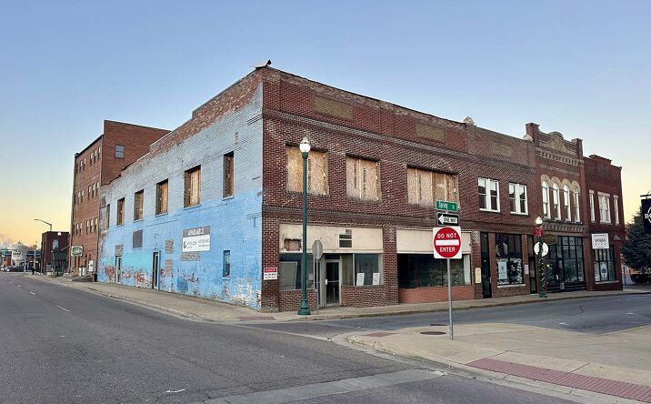 Pictures of Retail, Office property located at 130 Spring St, Johnson City, TN 37604 for lease - image #1