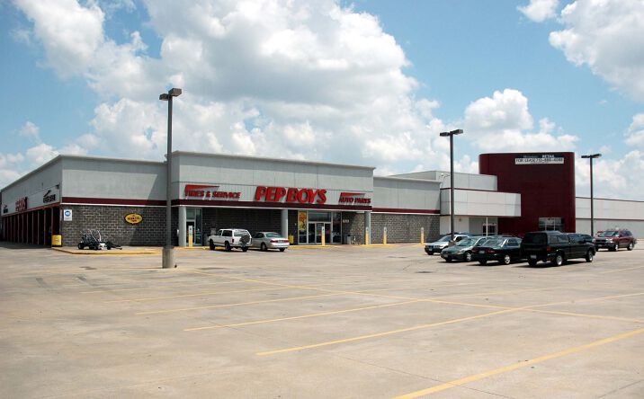 Pictures of Retail property located at 7525 Southwest Fwy, Houston, TX 77074 for lease - image #1