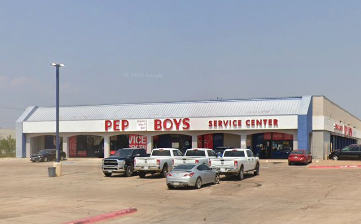 Pictures of Retail property located at 4401 San Dario Ave, Laredo, TX 78041 for lease - image #1