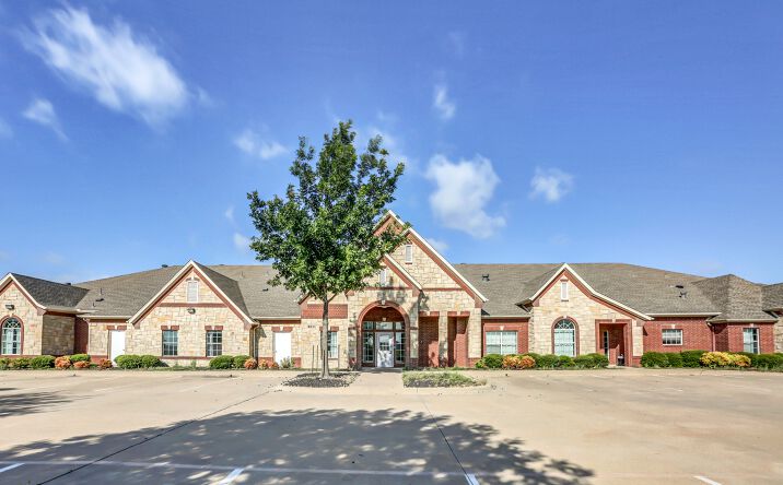 Pictures of Retail property located at 4601 Huffines Blvd, Fort Worth, TX 76135 for lease - image #1
