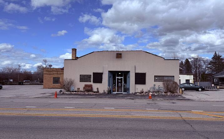 Pictures of Retail property located at 355 IL-83, Grayslake, IL 60030 for lease - image #1