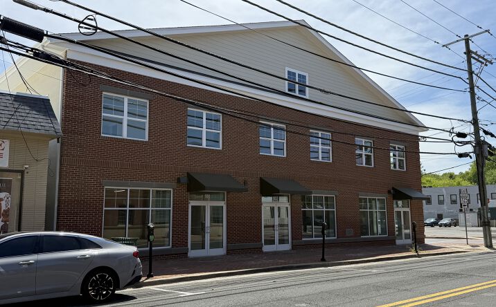 Pictures of Retail, Restaurant property located at 14703 Main St, Upper Marlboro, MD 20772 for lease - image #1