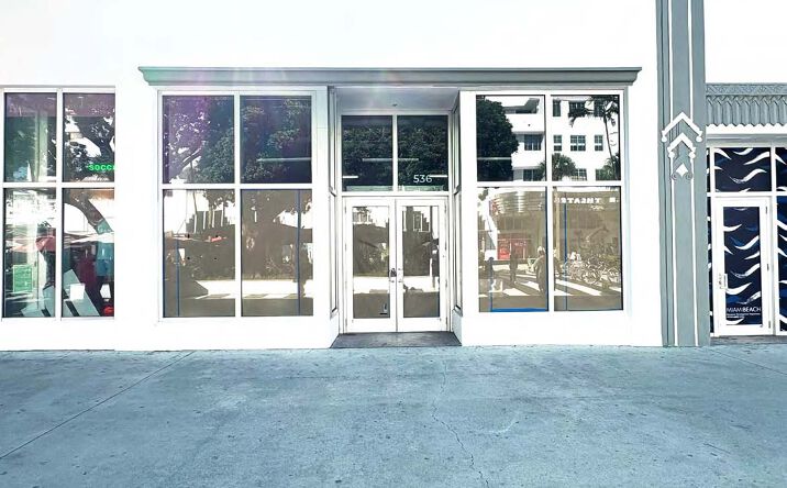 Pictures of Retail property located at 536 Lincoln Rd, Miami Beach, FL 33139 for lease - image #1