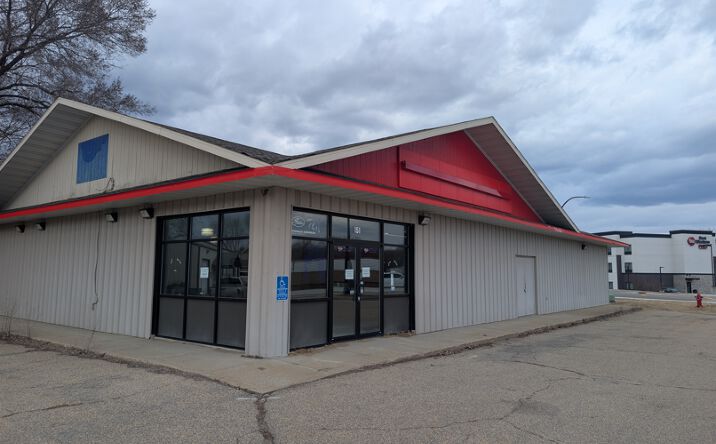 Pictures of Retail property located at 151 W St Julien St, St Peter, MN 56082 for lease - image #1