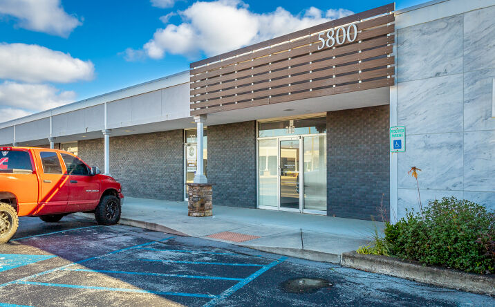 Pictures of Retail, Office, Industrial property located at 5708 Uptain Rd, Chattanooga, TN 37411 for lease - image #1