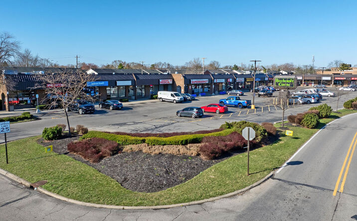 Pictures of Retail property located at 1931 E Dublin Granville Rd, Columbus, OH 43229 for lease - image #1