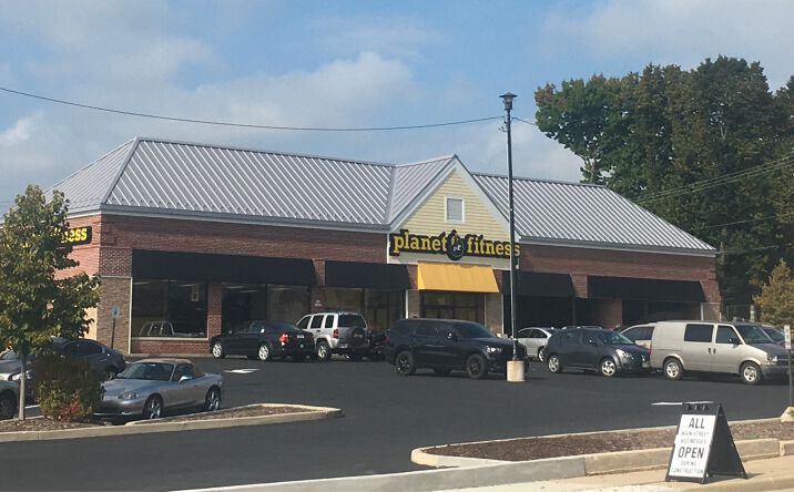Pictures of Retail property located at N89 W16899 Appleton Ave, Menomonee Falls, WI 53051 for lease - image #1