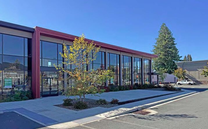 Pictures of Retail, Office property located at 735 SE 6th St, Grants Pass, OR 97526 for lease - image #1