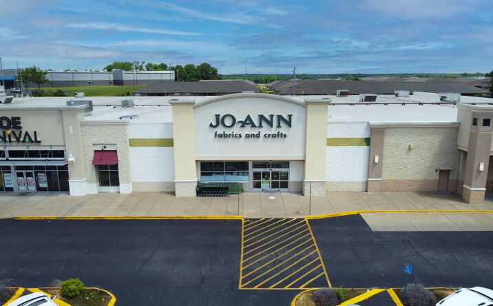 Pictures of Retail property located at 354 Cox Creek Pkwy, Florence, AL 35630 for lease - image #1
