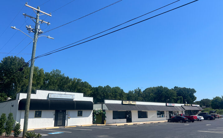 Pictures of Retail property located at 4701 N Tryon St, Charlotte, NC 28213 for lease - image #1
