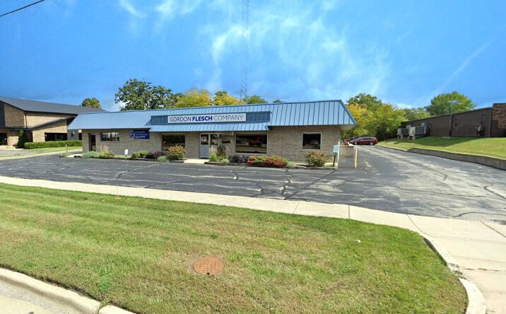 Pictures of Retail property located at 1375 S Eastwood Dr, Woodstock, IL 60098 for lease - image #1