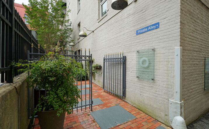 Pictures of Office property located at 20 Wrights Alley, Wilmington, NC 28401 for lease - image #1