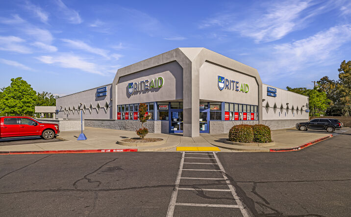 Pictures of Retail property located at 2700 Oro Dam Blvd E, Oroville, CA 95966 for lease - image #1