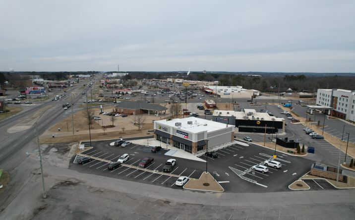 Pictures of Retail property located at 7080 US-431, Albertville, AL 35950 for lease - image #1
