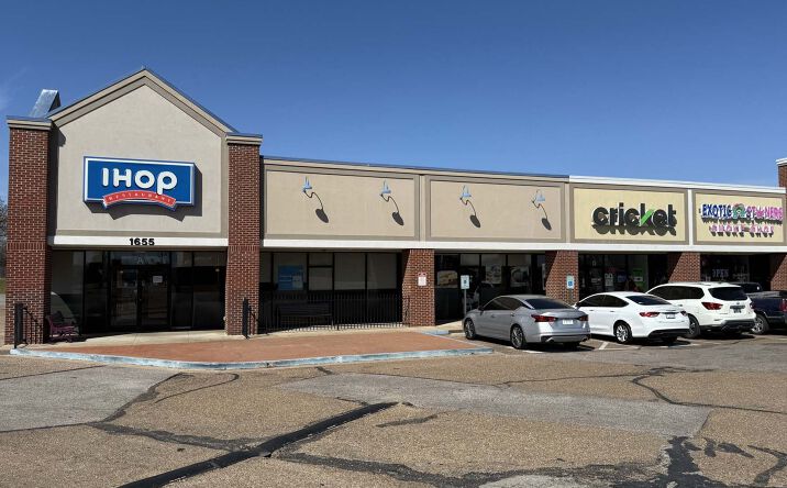 Pictures of Retail property located at 1655 US-51, Covington, TN 38019 for lease - image #1