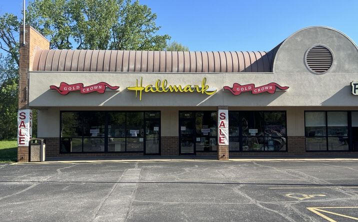 Pictures of Retail, Office, Restaurant property located at 609 AVENUE OF THE CITIES, East Moline, IL 61244 for lease - image #1