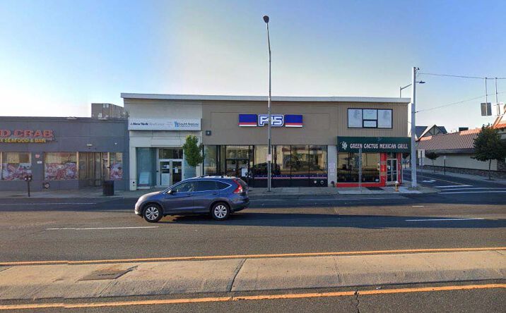Pictures of Retail, Restaurant property located at 288 Sunrise Hwy, Rockville Centre, NY 11570 for lease - image #1
