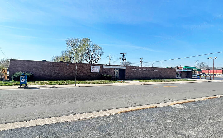 Pictures of Office property located at 3165 Myrtle Ave, Granite City, IL 62040 for lease - image #1
