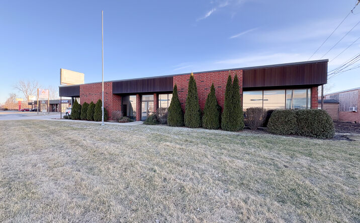 Pictures of Office, Industrial property located at 33W401 Roosevelt Rd, West Chicago, IL 60185 for lease - image #1