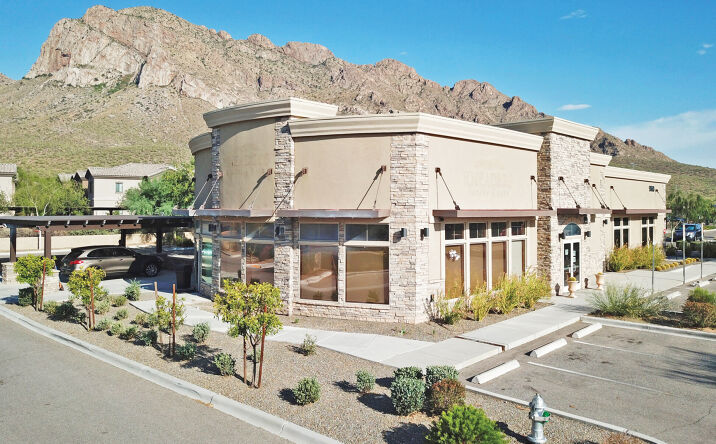 Pictures of Restaurant property located at 9660 N Oracle Rd, Tucson, AZ 85737 for sales - image #1