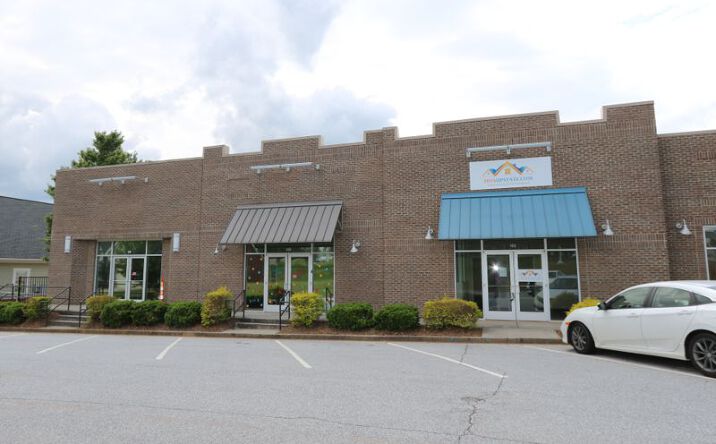 Pictures of Retail, Office, Restaurant property located at Wicker Park Ave, Greer, SC 29651 for lease - image #1