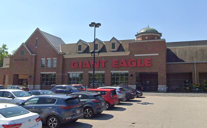 Pictures of Retail property located at 25105 Cedar Rd, Lyndhurst, OH 44124 for lease - image #1