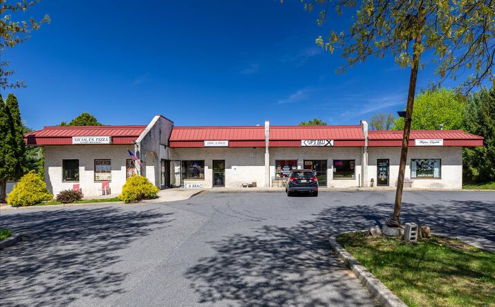 Pictures of Retail, Office, Restaurant property located at 427 County Rd 513, Califon, NJ 07830 for lease - image #1