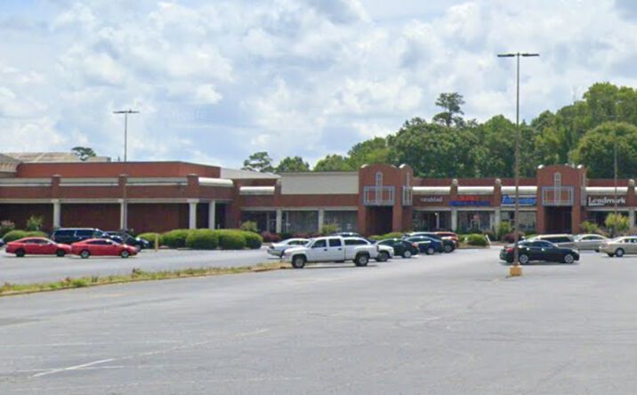 Pictures of Office property located at 121 Tom Hill Sr Blvd, Macon, GA 31210 for lease - image #1