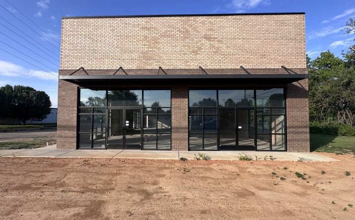 Pictures of Retail, Office, Restaurant property located at 2814 Memorial Blvd, Springfield, TN 37172 for lease - image #1