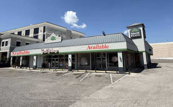 Pictures of Retail property located at 541 Perkins Extd, Memphis, TN 38117 for lease - image #1