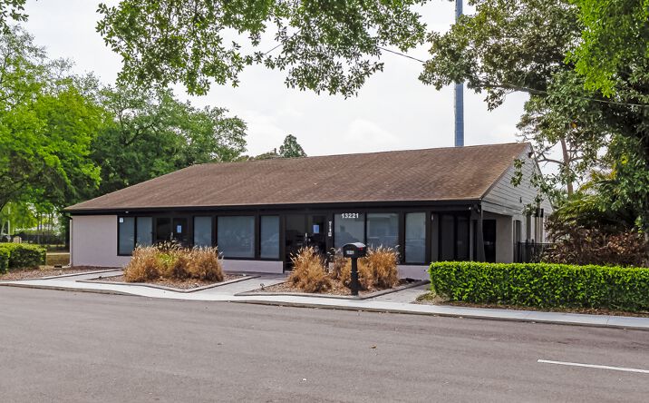 Pictures of Retail property located at 13221 N Dale Mabry Hwy, Tampa, FL 33618 for lease - image #1